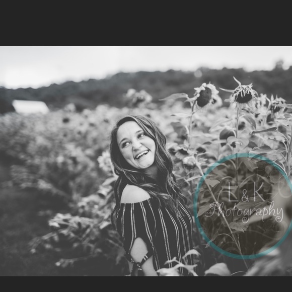 Meet your Posher, Whitney - Picture 1 of 1